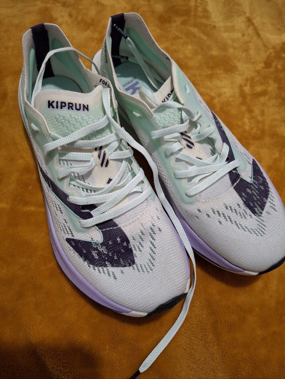 Carbon plated Women's Lightweight Running Shoes